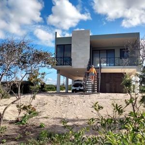 Terreno en venta en playa Sisal, Yucatán