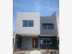 Casa en Venta en Las Lomas Residencial Alvarado