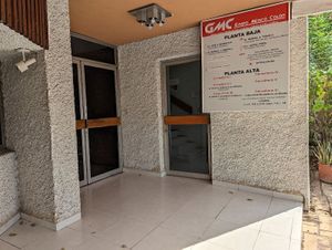 RENTA CONSULTORIOS PLANTA ALTA SOBRE AVE COLON EDIFICIO GMC