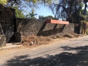 Terreno calle abierta col. Miraval