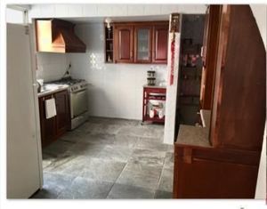 PARA REMODELAR, EXCELENTE UBICACION VENDO CASA EN BOULEVARES