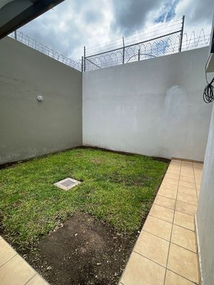 CASA EN VENTA EN PASEOS UNIVERSIDAD