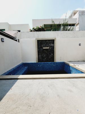 Casa en VENTA CON JARDIN Y ALBERCA fraccionamiento LOMAS DEL SOL