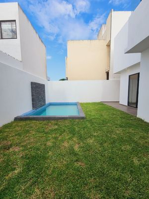 Casa en VENTA lado sombra y alberca Fracc LOMAS DEL SOL