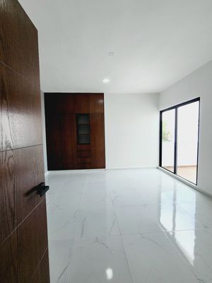 Casa en VENTA LADO SOMBRA con ALBERCA Fracc LOMAS RESIDENCIAL