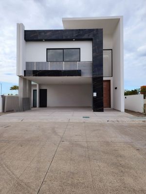 Casa en VENTA amplia con ALBERCA fracc PUNTA TIBURON