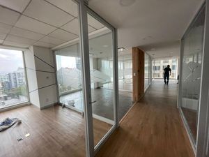 EXCELENTES OFICINAS DENTRO DE CORPORATIVO