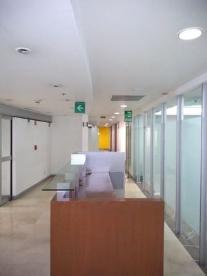 MODERNA OFICINA EN CORPORATIVO INTERLOMAS