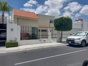 Casa en renta con buena ubicación