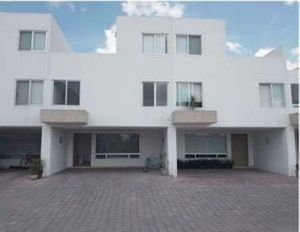 Casa en condominio en renta,  Manantiales, Corregidora, Querétaro.