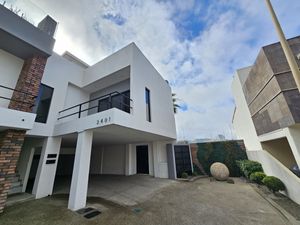 CASA EN RENTA I CUMBRES DE JUAREZ