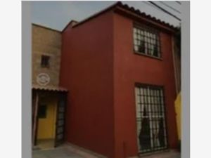 Casa en venta en PRIMERA CERRADA ALAMOS 1, Los Portales, Tultitlán, México,  54910.