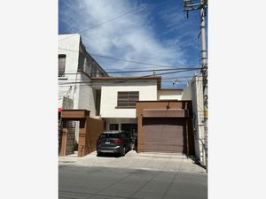 Casa en venta en Albino Espinosa, Centro, Monterrey, ., México, 64000.