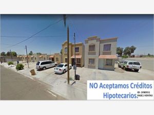 Casa en venta en AV. BALSAMO S/N, Villa del Roble, Mexicali, Baja  California. Parque Centenario, Iglesia Biblica Bautista Dios Con Nosotros,  Mexicali, Fraccionamiento Villa Florida