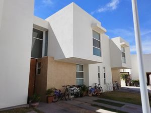 Casa en venta en S/D S/N, Puerta Natura Residencial, San Luis Potosí, San  Luis Potosí. Escuela Secundaria Federal Lázaro Cárdenas Del Río, Centro De  Salud Deleg Pozos, Delegación Villa de Pozos