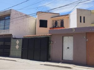 Casa en venta en Jacarandas, San Luis Potosí, San Luis Potosí, 78148.