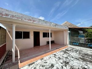 Casa en venta en el centro a 1 esquina de García Ginerés en Mérida Yucatán