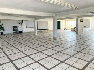 Locales con oficinas y bodega en Venta, Galeana, Tlalnepantla