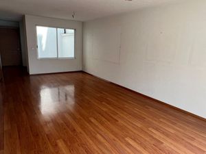 Departamento  con Balcón en Venta