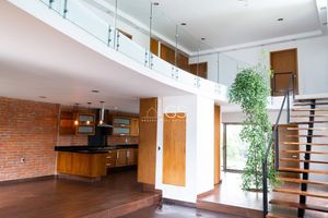 Hermosa Casa con Recámara en Planta Baja en Rinconada Santa Anita