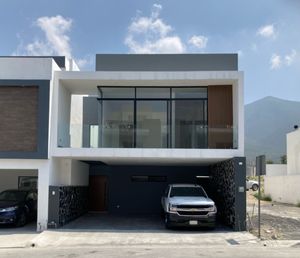 Casa en venta en San Mateo 120, Santoral, García, Nuevo León.