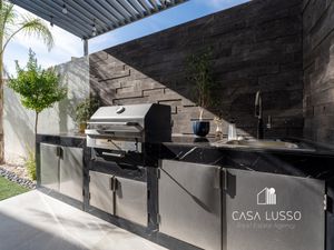 CASA EN VENTA EN VALLE ESCONDIDIO, CON PANELES SOLARES.