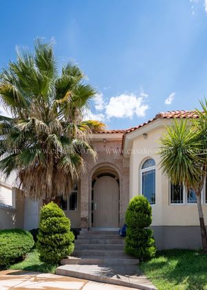 CASA EN VENTA EN LOMAS DEL VALLE, UNA PLANTA.