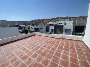 Casa En Bosques Cedros, al sur de la ciudad