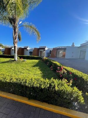 EN VENTA MOTEL DE 2500 M2 CERCA DEL AEROPUERTO