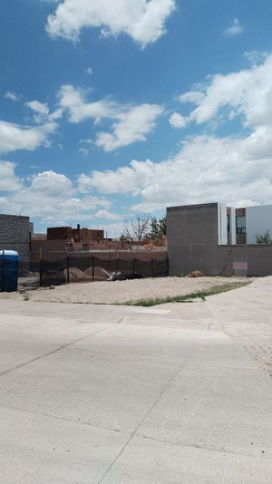 VENTA DE TERRENO EN PASEOS DE LORETA