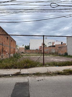 SE VENDE TERRENO EN LA FATIMA