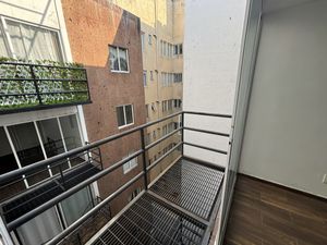 DEPARTAMENTO EN VENTA CON BALCÓN