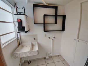 DEPARTAMENTO REMODELADO EN PRIMER PISO