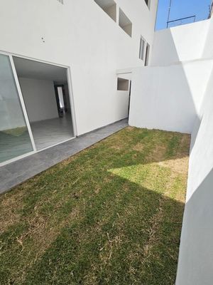 Casa Nueva en Venta en Bosque de Echegaray, Naucalpan!!