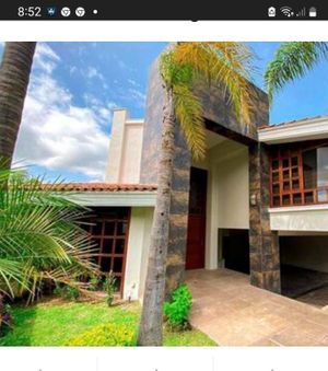 HERMOSA RESIDENCIA EN VENTA EN BUGAMBILIAS