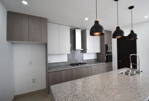 HERMOSA RESIDENCIA EN VENTA EN VALLE IMPERIAL DENTRO DE CONDOMINIO