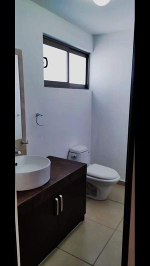 CASA EN VENTA EN FRACCIONAMIENTO PORTON CAÑADA LEÓN GUANAJUATO