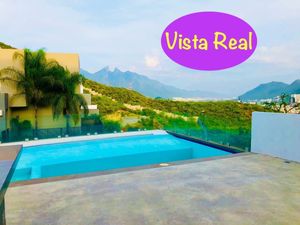 CASA EN VENTA EN VISTA REAL, ZONA VALLE ORIENTE, CON ALBERCA