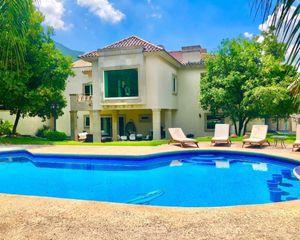 CASA EN VENTA EN PORTAL DEL HUAJUCO, CARRETERA NAC, MONTERREY, (OPORTUNIDAD)