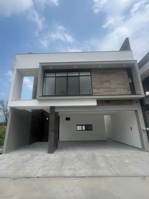 Casa en Venta Pedregal del Huajuco