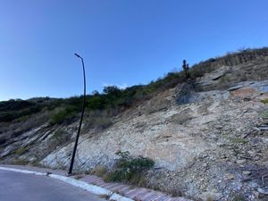 Terreno ascendente en venta, Zona San Agustín vistas a la montaña.