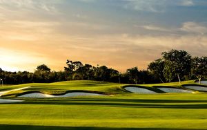 Terreno en Venta  con vista al lago y campo de golf Yucatán Country Club, Mérida