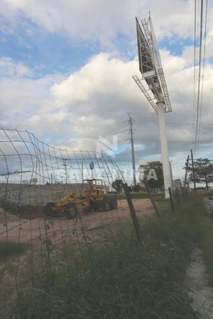 ALAMOS EJE NOR-PONIENTE: FABULOSO TERRENO EN ESQUINA.