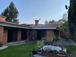 Venta de hermosa casa con Jardín en fraccionamiento