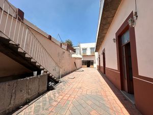 Casona remodelada con locales en renta o venta en el centro Histórico Puebla