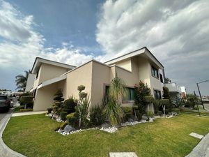 Casa en venta en fraccionamiento La Herradura en zona Morillotla