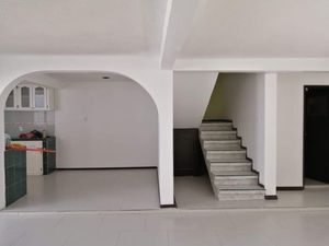 PACHUCA VENDE AMPLIA CASA EN REAL DE MEDINAS