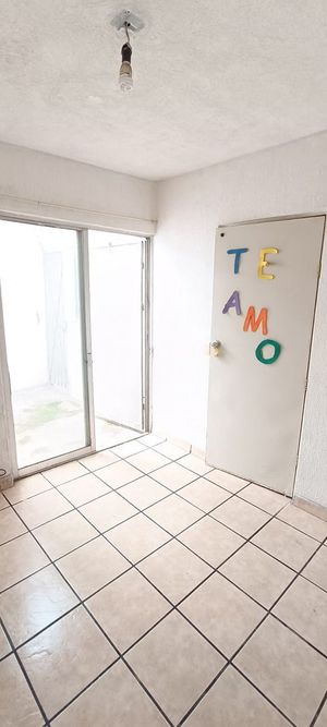 Venta de Casa en Colinas del Roble Tlajomulco