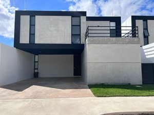 CASA EN VENTA EN PRIVADA CON AMENIDADES, CONKAL, MÉRIDA