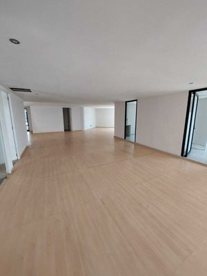 Oficina en renta Av. Zaragoza de 181 m2